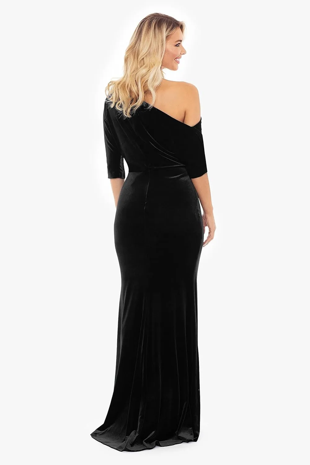 Betsy & Adam Women's Long Stretch Velvet One Off Shoulder Asymmetric Sleeve Gown