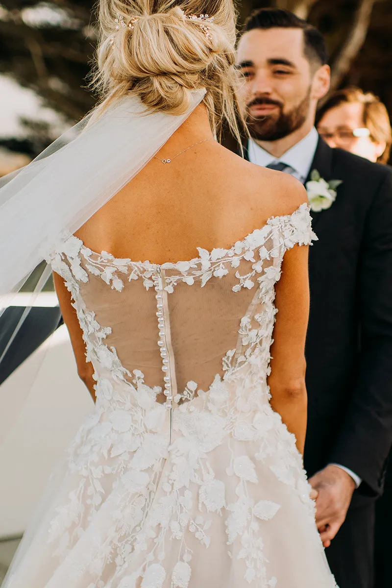 Casablanca Bridal 2406C Size 18 Wedding Dress EVELINA Off the shoulder ballgown Bridal Gown